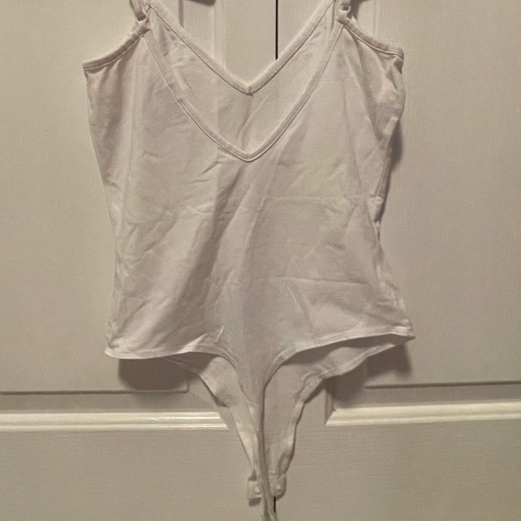 NWOT Bodysuit!🇬🇧Basic white v-neck thong bodysuit - Picture 3 of 10